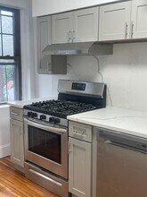 2009 Commonwealth Ave, Unit 20 in Boston, MA - Building Photo - Building Photo