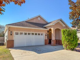 3327 Dartmouth Dr in Tallahassee, FL - Building Photo