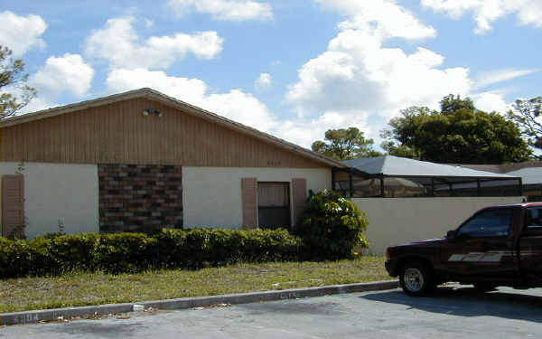 Cherry Point Villas in West Palm Beach, FL - Foto de edificio - Building Photo