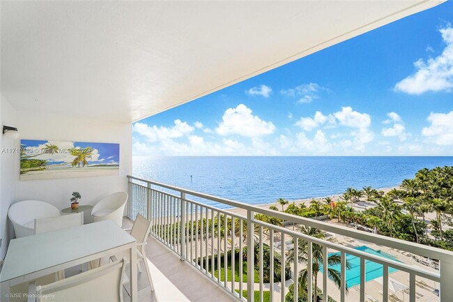 613 Ocean Dr in Key Biscayne, FL - Building Photo - Building Photo