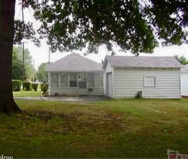 property at 2002 Brownlee Ave