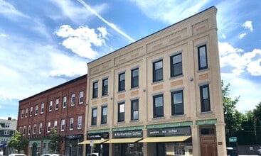 277 Pleasant St, Unit #2R in Northampton, MA - Building Photo - Building Photo