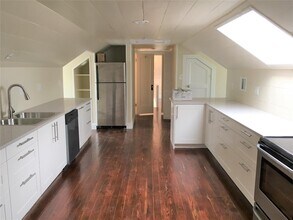 6200 Victor St-Unit -1/2 in Dallas, TX - Building Photo - Building Photo