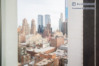 550 W 54th St in New York, NY - Building Photo - Building Photo