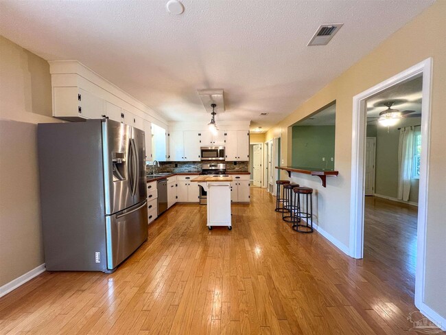 2115 Summit Blvd in Pensacola, FL - Building Photo - Building Photo