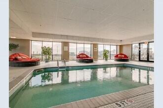 1 E Grand Ave, Unit 401 in Old Orchard Beach, ME - Foto de edificio - Building Photo