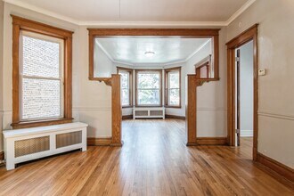 2339 N Springfield Ave in Chicago, IL - Building Photo - Building Photo