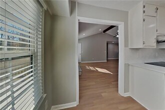 1176 Golden Cir SW in Lilburn, GA - Building Photo - Building Photo