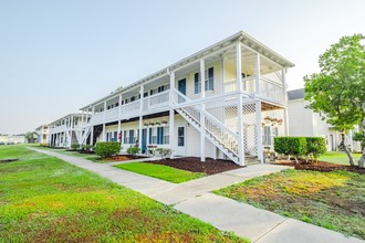 Egret Crossing Apartments in Southport, NC - Building Photo - Building Photo