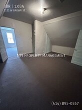 2121 W Brown St in Milwaukee, WI - Building Photo - Building Photo