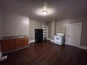 1303 Woodland Ave in Pittsburgh, PA - Building Photo - Building Photo