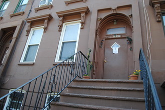 132 Macon St in Brooklyn, NY - Building Photo - Other