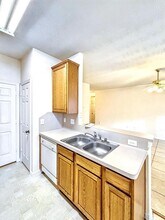 4710 Kiowa Cir in Baytown, TX - Building Photo - Building Photo