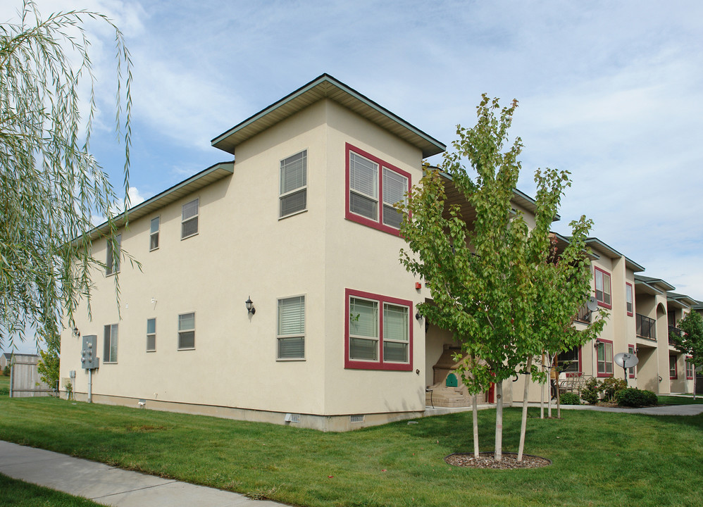 Charter Pointe Apartments in Boise, ID - Building Photo