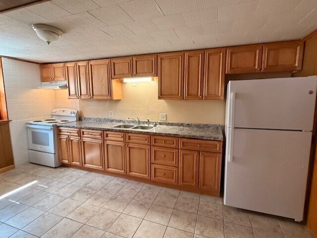 19 Lantern Rd in Holbrook, MA - Building Photo - Building Photo