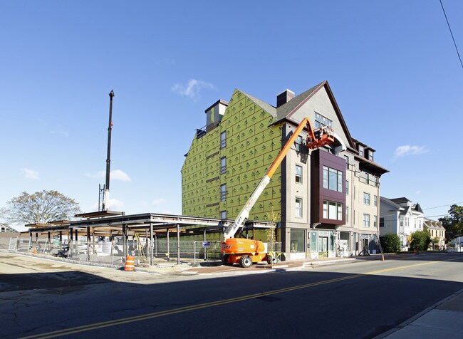 51 Islington St in Portsmouth, NH - Foto de edificio - Building Photo