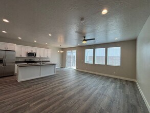 929 S 4380 W in Hurricane, UT - Building Photo - Building Photo