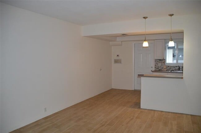 4303 NW 20th Ave in Oakland Park, FL - Building Photo - Building Photo