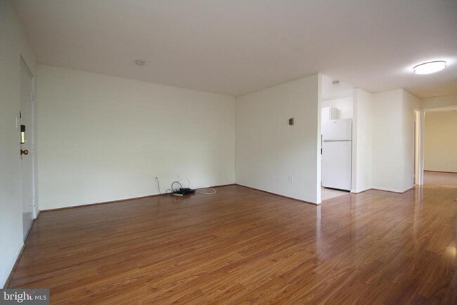 property at 1511 S George Mason Dr