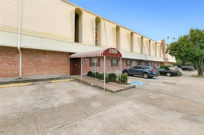 2500 Houma Blvd, Unit 215 in Metairie, LA - Building Photo - Building Photo