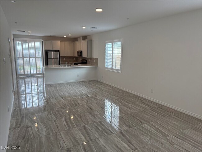 212 Palisade Fls Ave in Henderson, NV - Building Photo - Building Photo