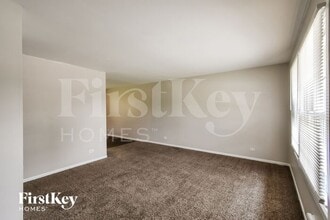 1493 Glen Ellyn Rd in Glendale Heights, IL - Building Photo - Building Photo