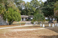 3717 Crawfordville Rd in Tallahassee, FL - Foto de edificio - Building Photo