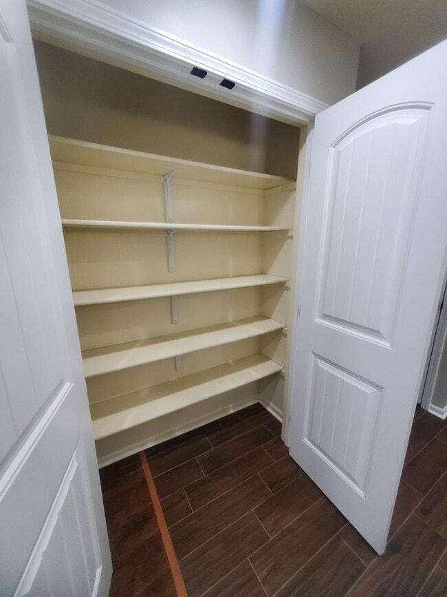 property at 1720 Jo Ann Dr