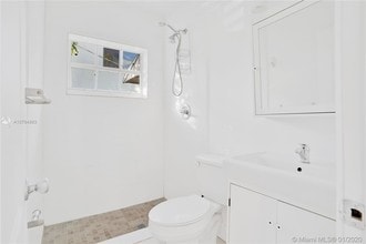 551 NE 61st St-Unit -1 in Miami, FL - Building Photo - Building Photo