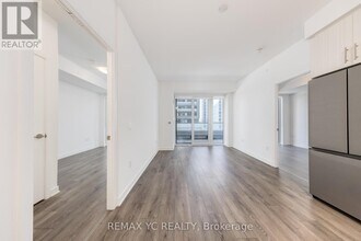 95 Oneida Crescent in Richmond Hill, ON - Building Photo - Building Photo