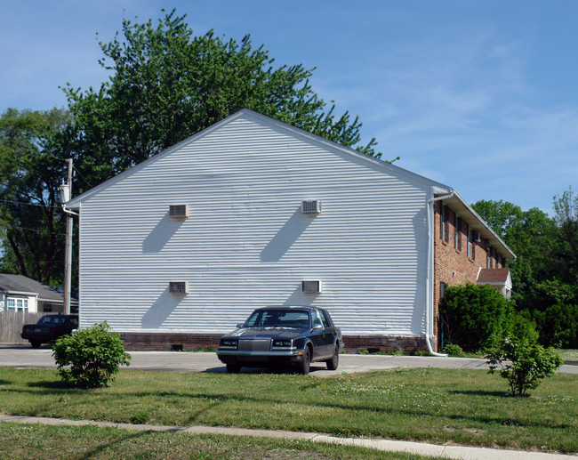 5809 Pickard Dr in Toledo, OH - Foto de edificio - Building Photo