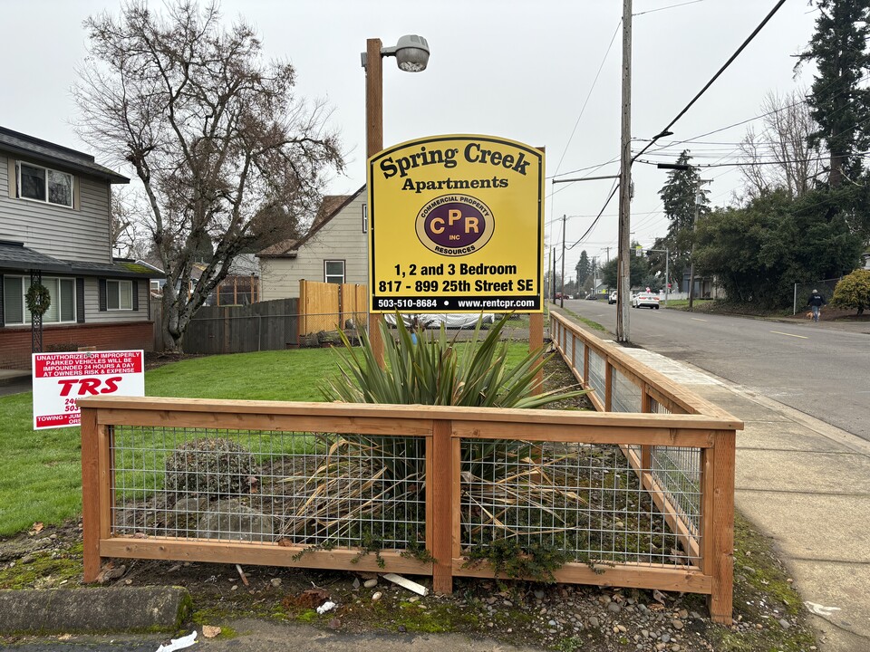 Spring Creek Apartments in Salem, OR - Building Photo