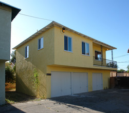 44734 Gadsden Ave in Lancaster, CA - Foto de edificio - Building Photo