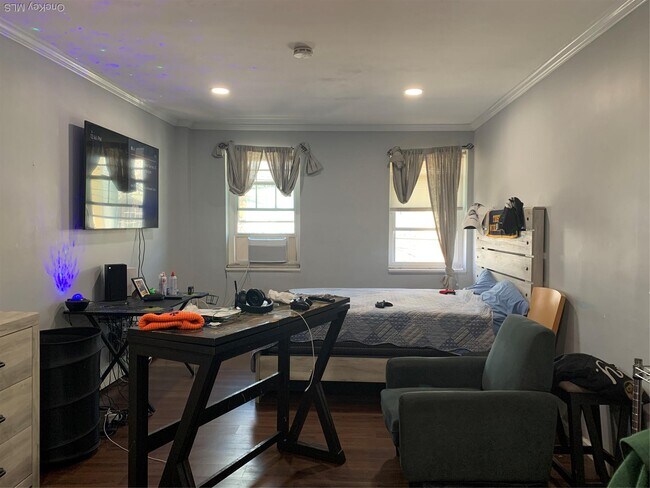 21-29 Audrey Ave in Oyster Bay, NY - Building Photo - Building Photo