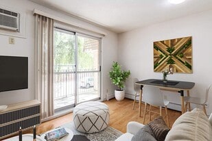 Kosmo Apartments in Lethbridge, AB - Building Photo