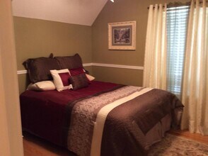 2410 Castlereagh Rd in Charleston, SC - Building Photo - Building Photo