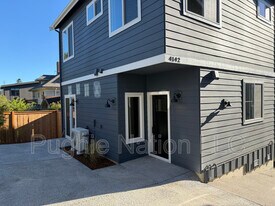 4142 3rd Ave NW in Seattle, WA - Building Photo