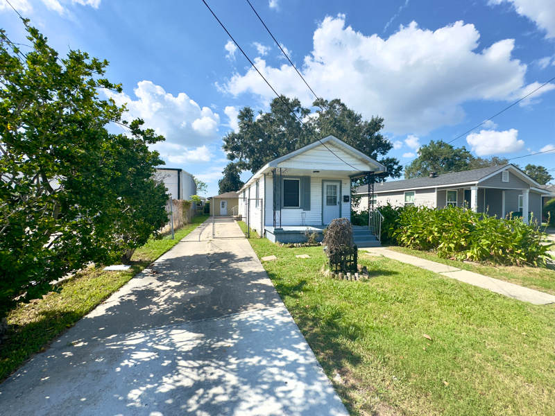 958 Ave. B in Westwego, LA - Foto de edificio