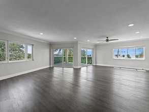 1200 N Shore Dr NE in St. Petersburg, FL - Foto de edificio - Building Photo