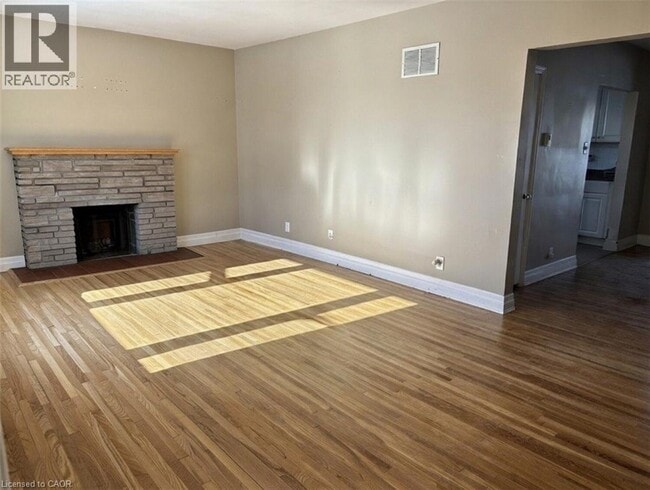 24 Cherry Gardens in Belleville, ON - Building Photo - Building Photo