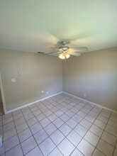 1358 Highlands Dr, Unit B2 in Naples, FL - Building Photo - Building Photo