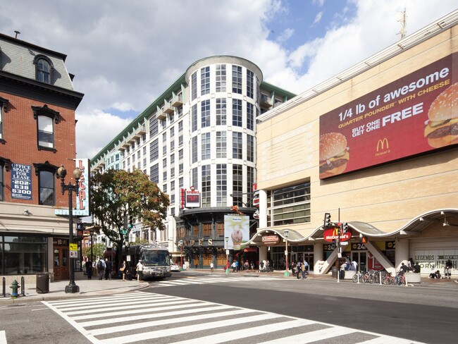 Residences at Gallery Place in Washington, DC - Foto de edificio - Building Photo