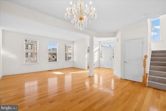 927 Buttonwood Terrace NE in Leesburg, VA - Building Photo - Building Photo