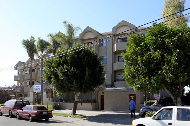 Decro Long Beach in Long Beach, CA - Foto de edificio - Building Photo
