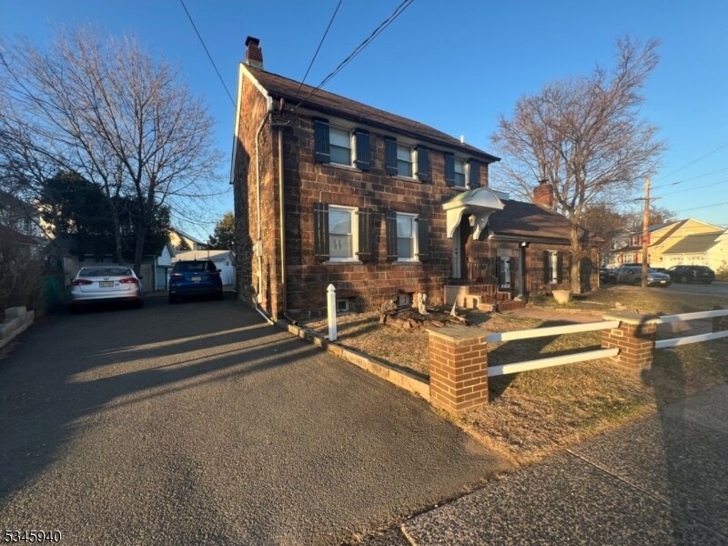222 Totowa Rd in Totowa, NJ - Building Photo