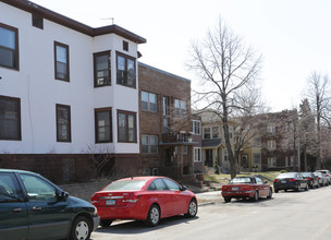 2009 Garfield Ave S in Minneapolis, MN - Foto de edificio - Building Photo