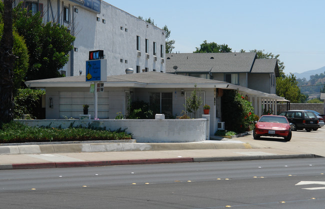 1349 E Main St in El Cajon, CA - Building Photo - Building Photo