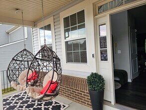 2050 Whithorn Hl in Warrenton, VA - Foto de edificio - Building Photo