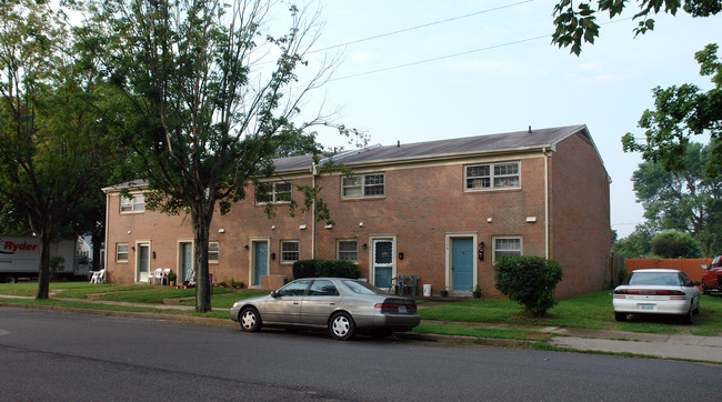 2900-2908 Charles St in Fredericksburg, VA - Foto de edificio - Building Photo