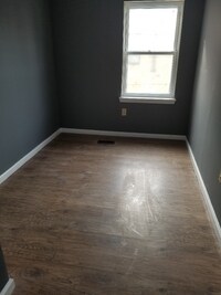 1203 W Cross St photo'